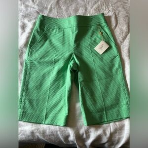Como Sport Breathable Green Bermuda Shorts with Elastic Waistband